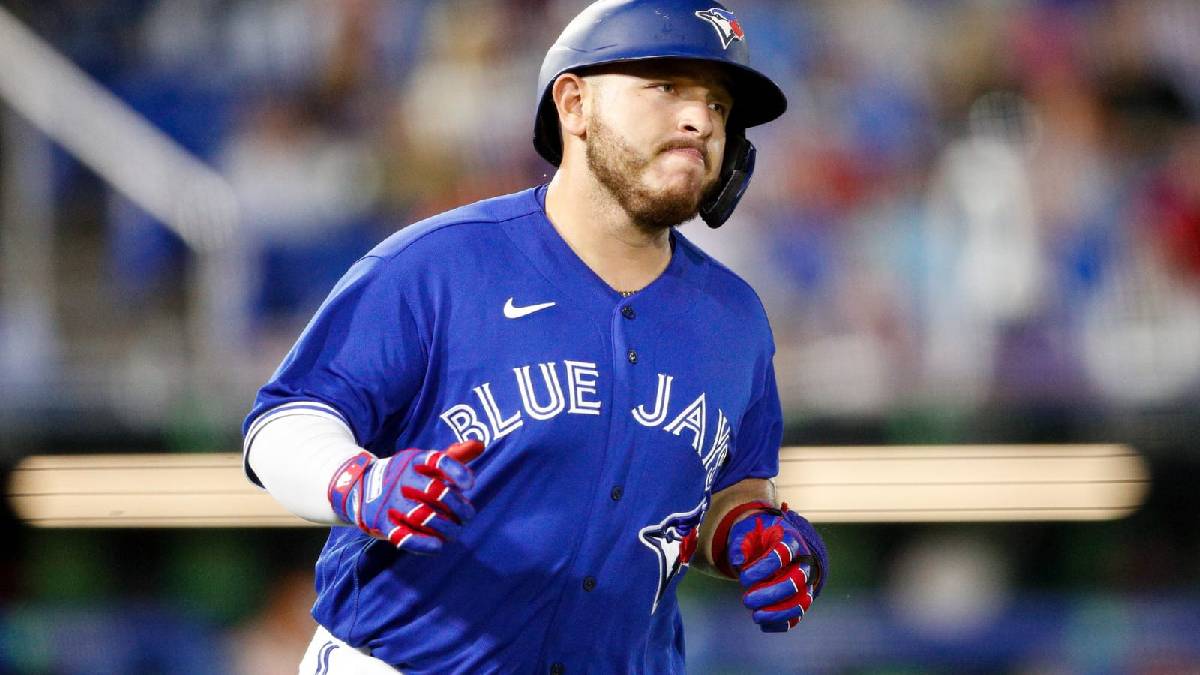Alejandro Kirk firma contrato millonario con Blue Jays; Ornelas a Ligas Menores