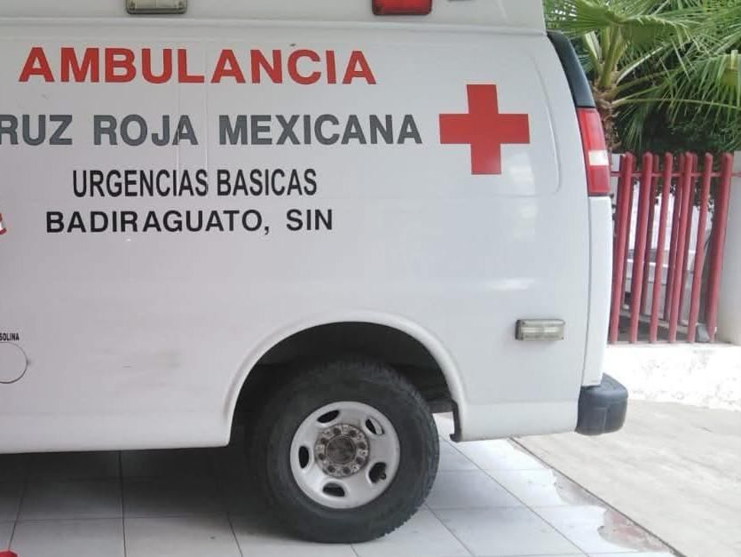 ¡Se le salió un tiro! Resulta herido de una mano cuando limpiaba su pistola, en Badiraguato