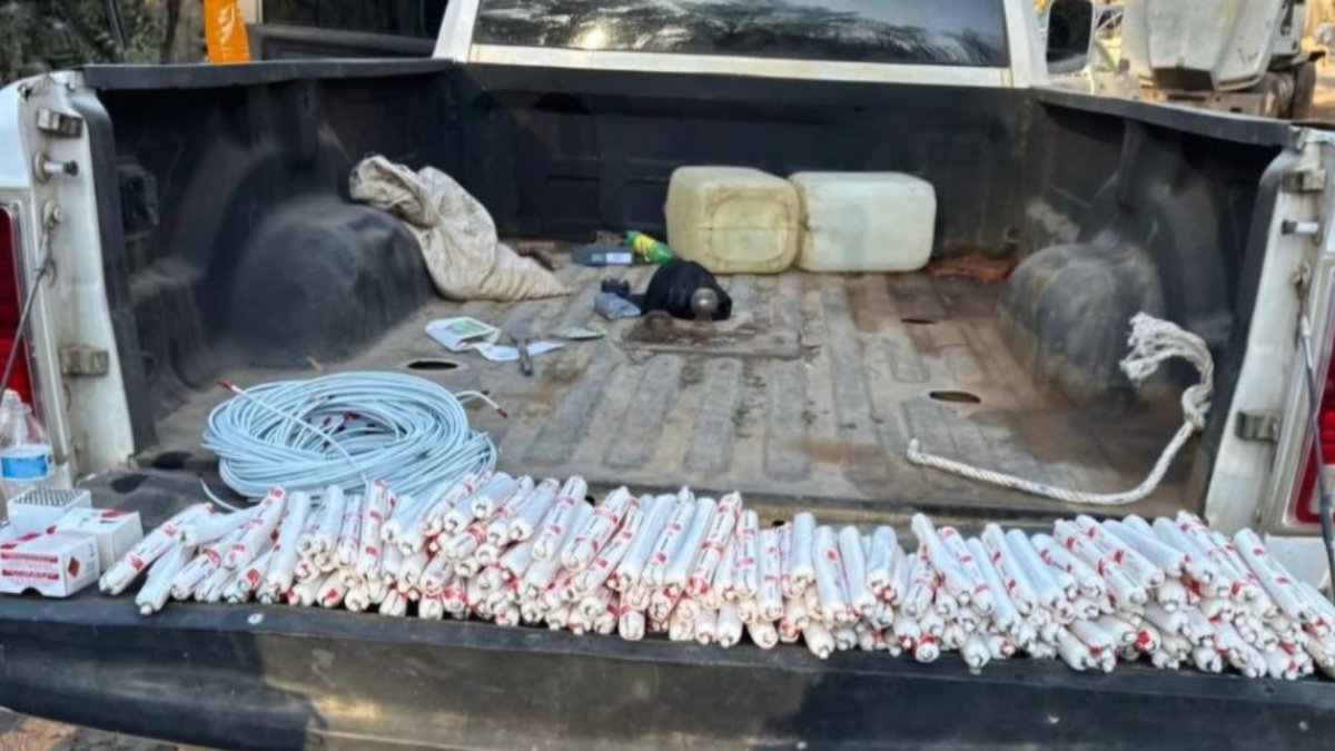 Aseguran más de 200 cartuchos para explosivos, armas, granadas y vehículos en San Ignacio