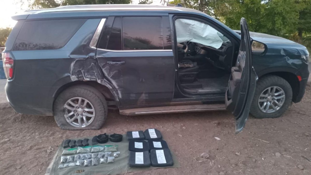 ¡Estaba chocada! Aseguran una camioneta Tahoe con municiones y droga en Culiacán