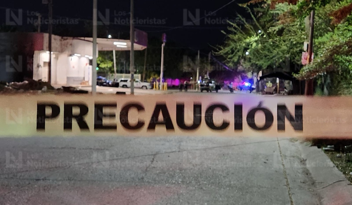 ¡Quedaron en un vehículo! Asesinan a dos hombres en el estacionamiento de un expendio, en Culiacán
