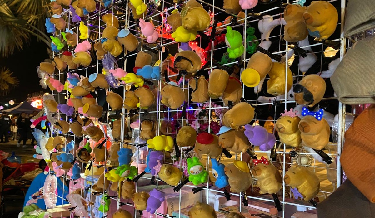 ¿Tienes uno? Ola de capibaras inunda el Carnaval Internacional de Mazatlán 2025