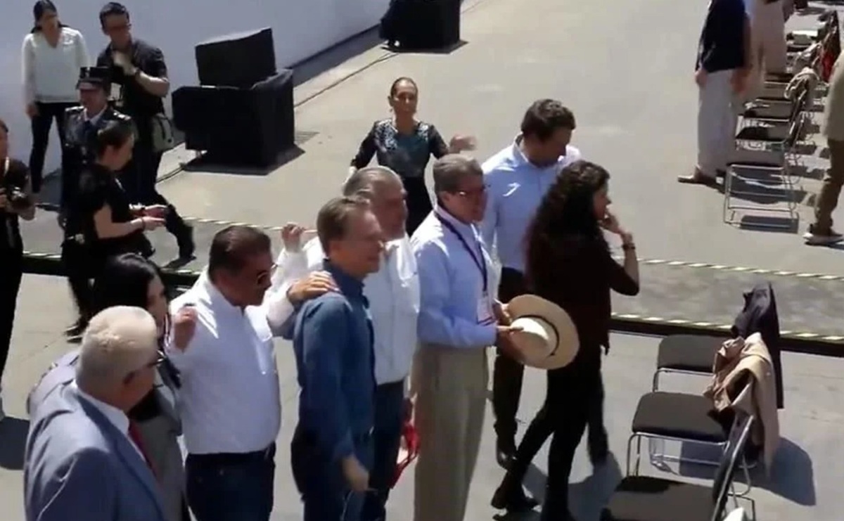 ¿Qué dice Claudia Sheinbaum al incidente de morenistas que no se percataron de presencia en el Zócalo?
