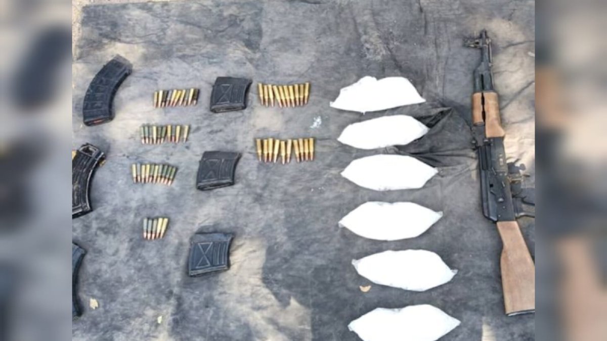 Aseguran droga por 1.3 mdp, 12 armas largas y carros en Culiacán, Badiraguato y Guamúchil