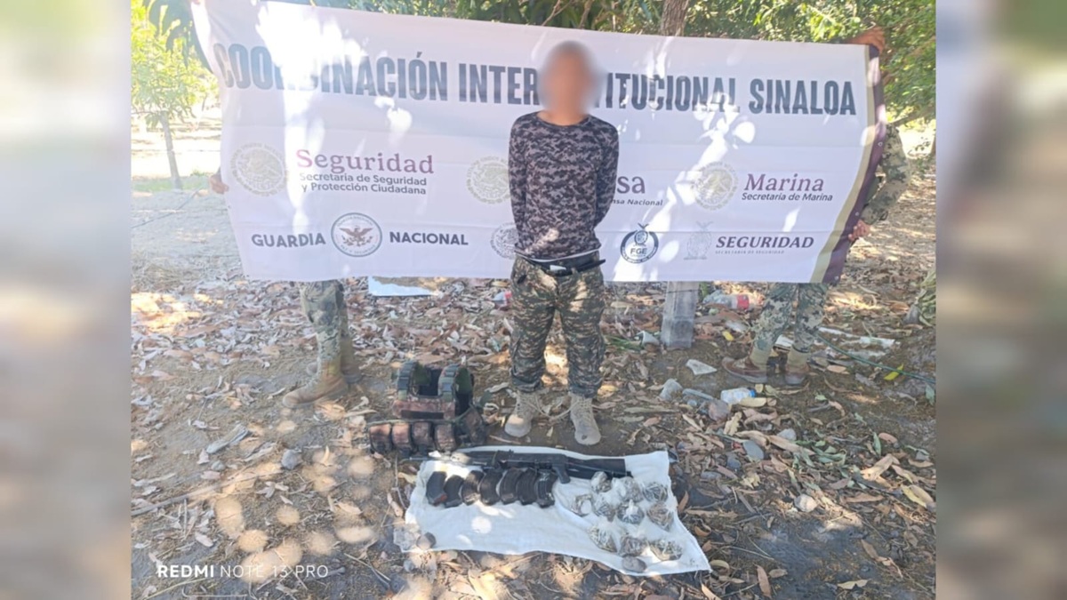 Operativos en Escuinapa y Mazatlán resultan en dos detenidos, aseguramiento de armas y droga