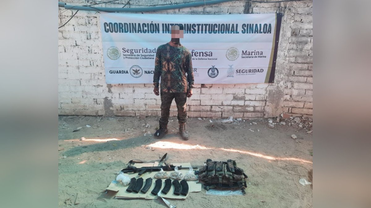 Lo detienen en El Camarón, Escuinapa; le aseguran armamento, municiones y explosivos