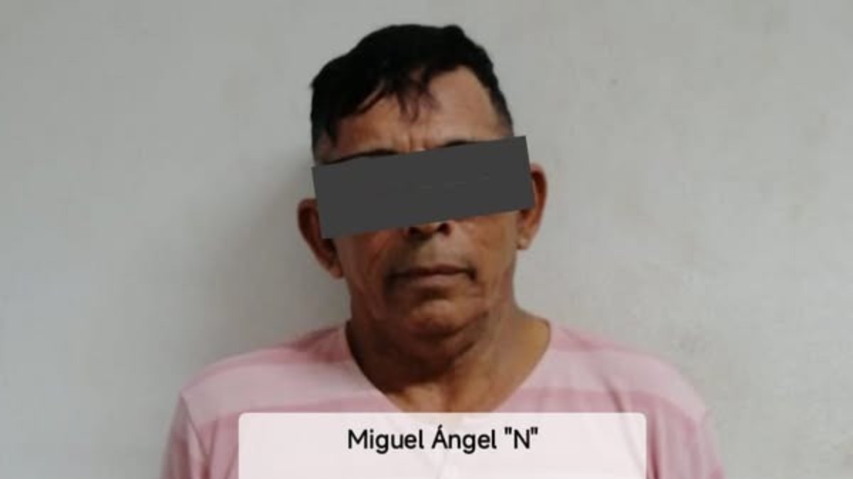 Detienen a un hombre por conducir una motocicleta con placas sobrepuestas y reporte de robo en Mazatlán