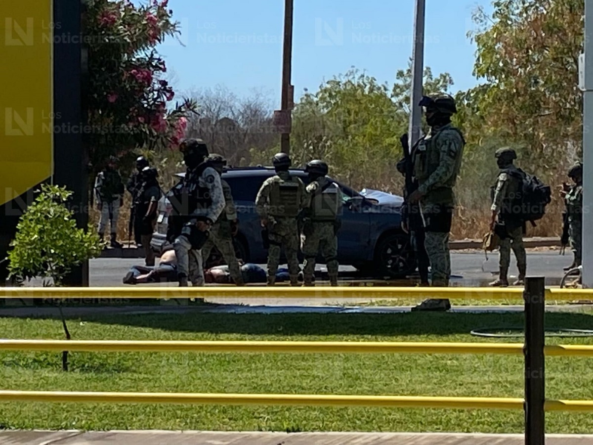 Hay dos detenidos heridos tras persecución a balazos por La Costerita en Barrancos, Culiacán