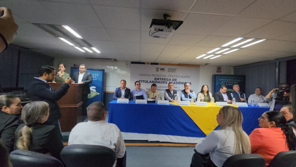¡Con certidumbre laboral! Entregan 209 titularidades a profesores de la UAS, en Guasave