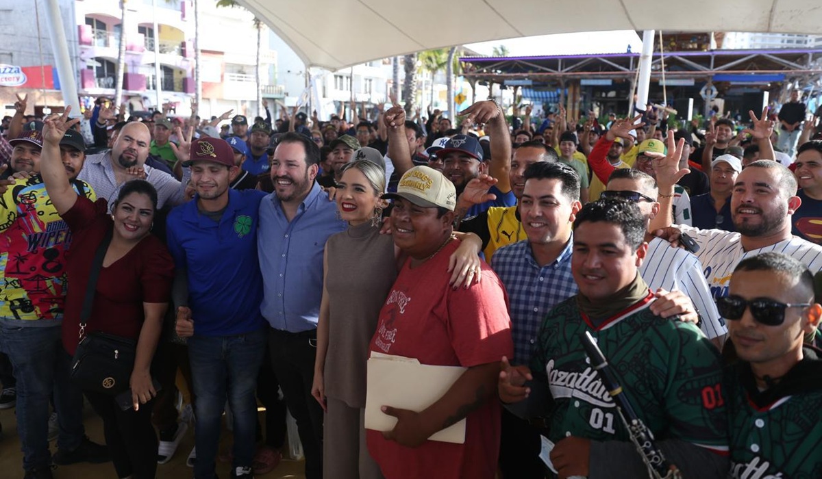 Apoyo de 2 mil 500 pesos son entregados a 300 músicos de Mazatlán