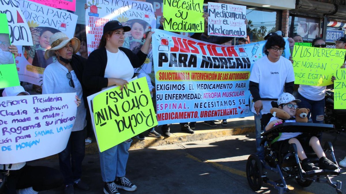 “Que nos disculpen los automovilistas; es mi hijo”: familia marcha por Morgan en Mazatlán