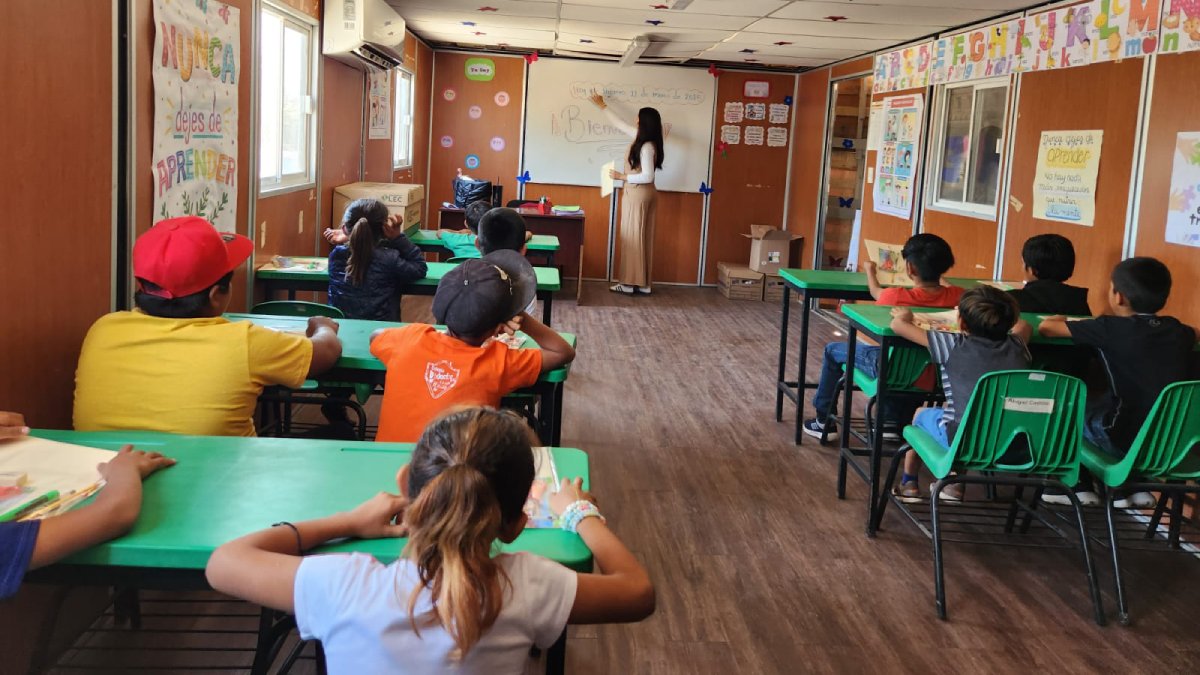 Inauguran en Guasave aula móvil para atender a niños hijos de jornaleros