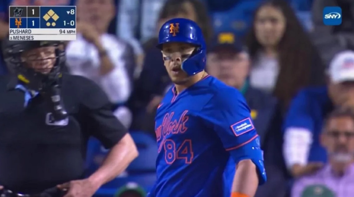 Joey Meneses conecta su primer home run en el Spring Training de MLB