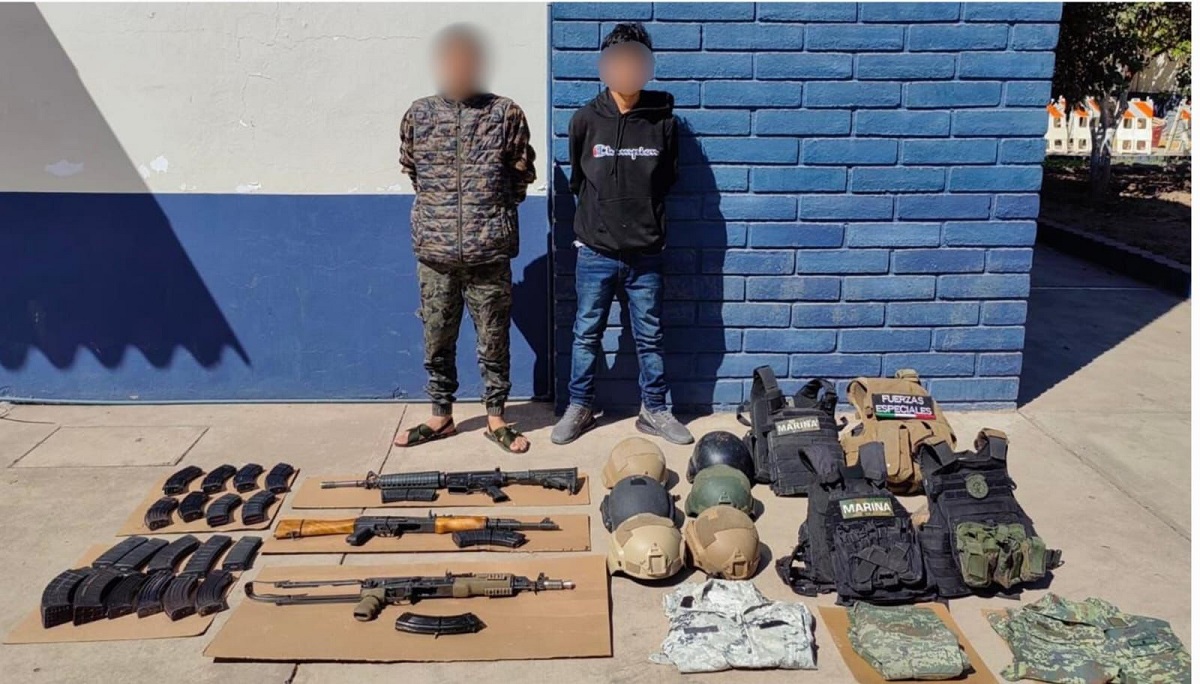 Liberan a dos personas privadas de la libertad y detienen a dos sujetos con armamento, en Navolato