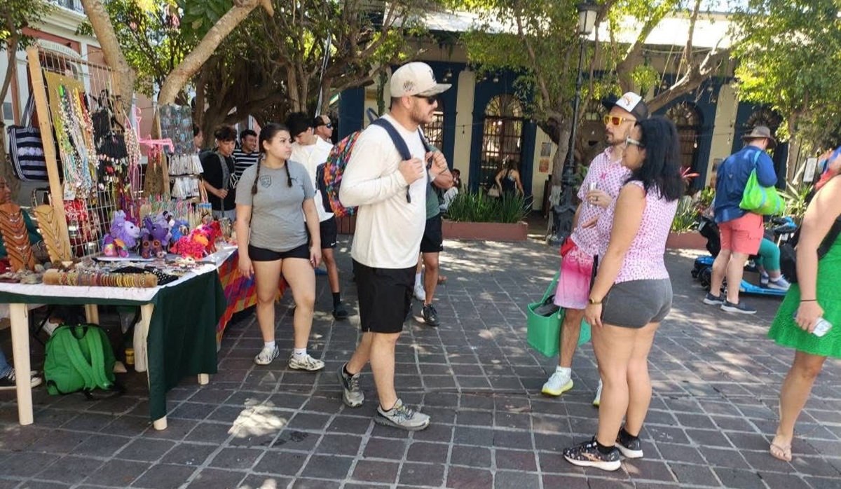 Arriba el Navigator of the Seas con casi 4 mil pasajeros a Mazatlán