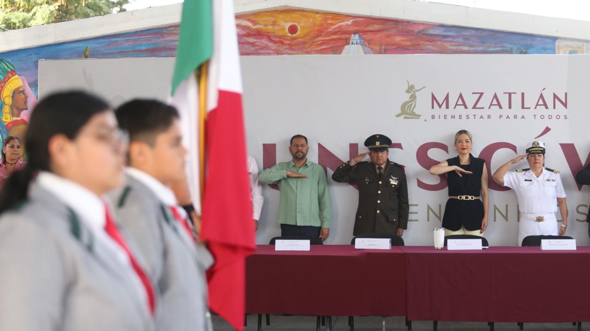 Gobierno de Mazatlán lleva el Lunes Cívico a la primaria Vasco de Quiroga, en la 20 de Noviembre