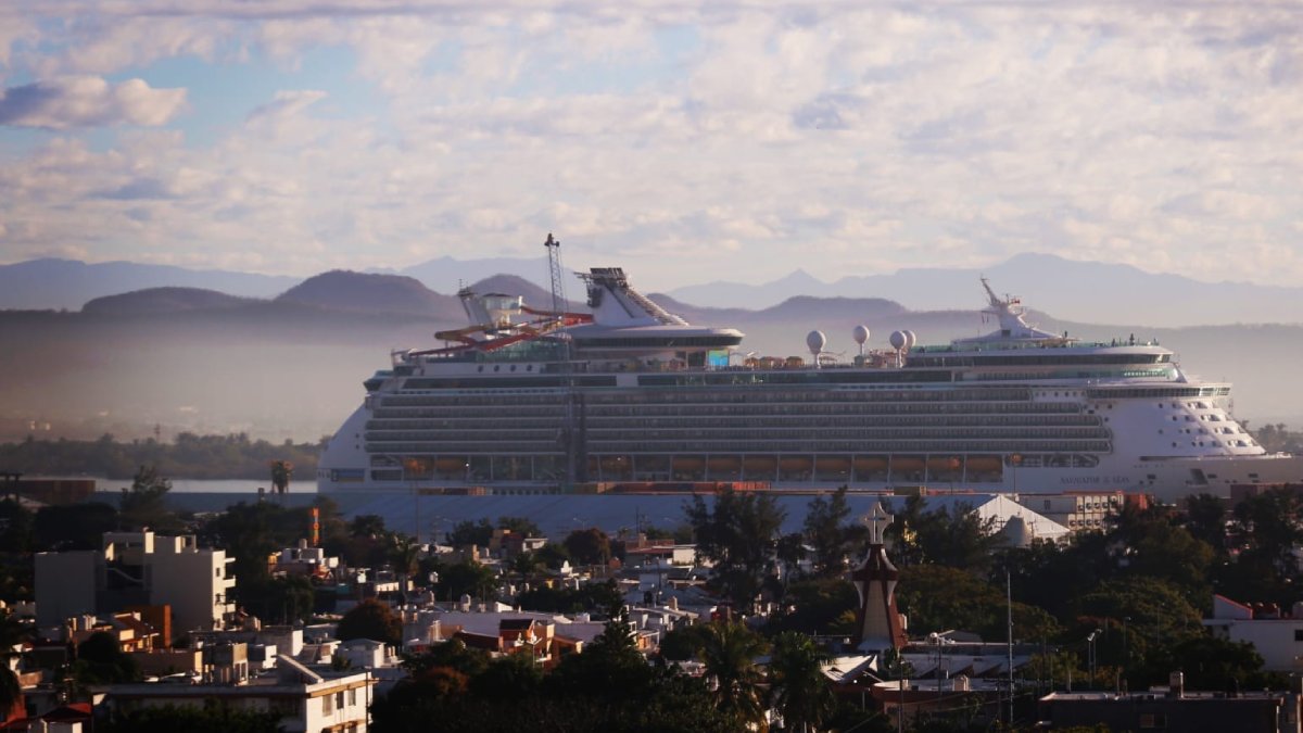 Mazatlán recibe al ‘Navigator of the Seas’ con más de 3 mil 800 pasajeros; van 24 embarcaciones este 2025