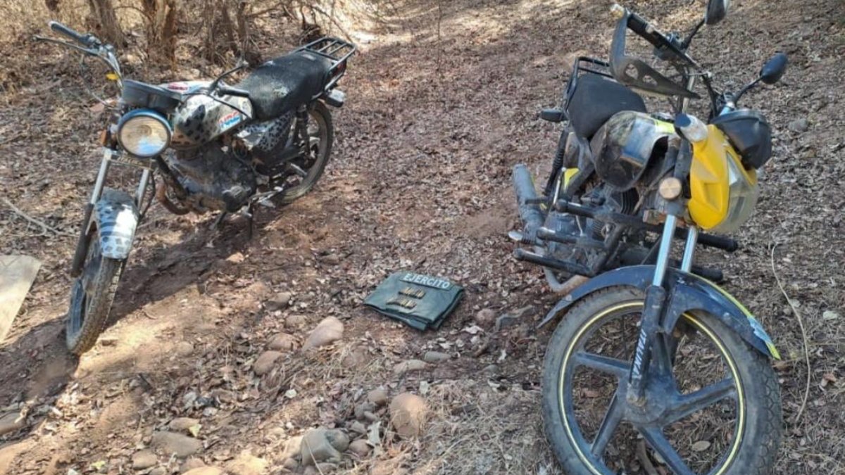 Militares hallan dos motos en el monte en Alcoyonqui, Culiacán, y eran robadas