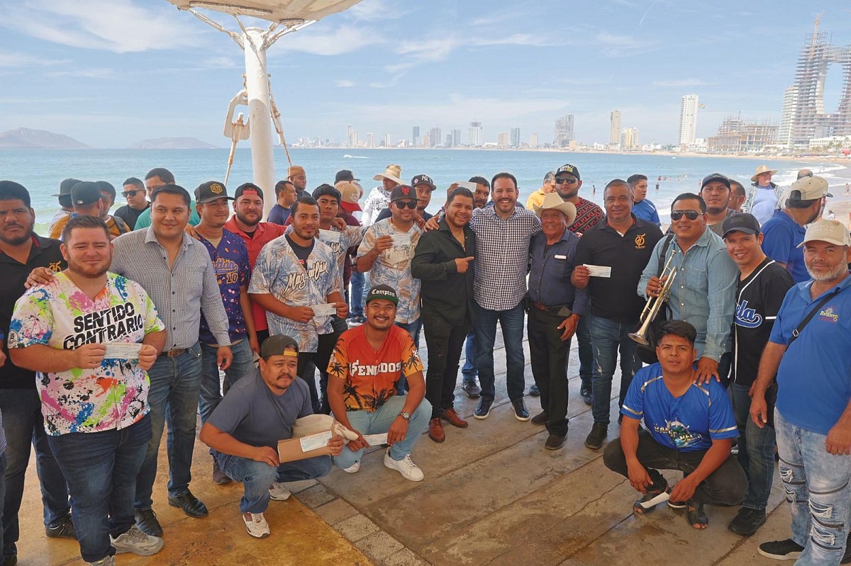 Reciben músicos de Mazatlán apoyo individual de 2 mil 500 pesos por parte de la Secretaría de Economía