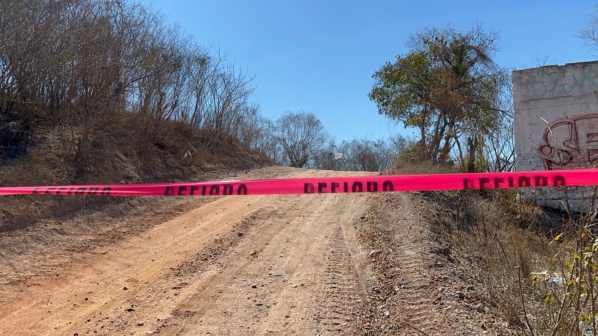Con un mensaje en cartulina, localizan a una pareja ejecutada a balazos en Mazatlán