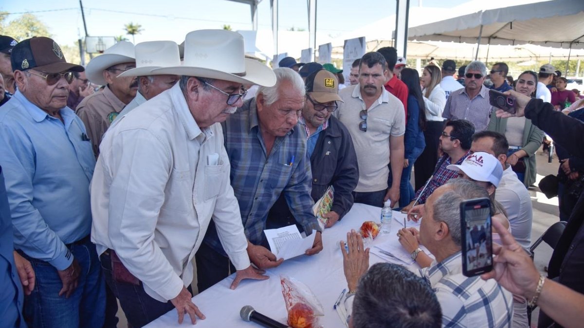 Gestionará Vargas recursos extraordinarios ante Conagua para productores de trigo del Valle del Carrizo