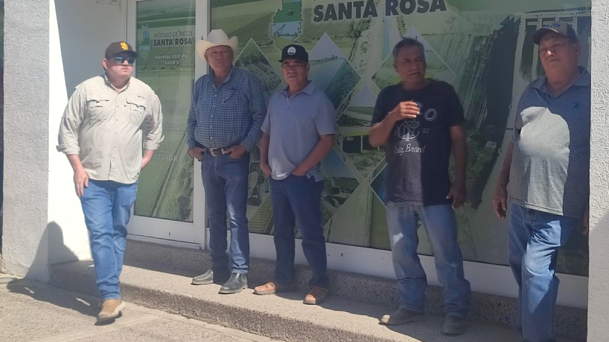 Un grupo de productores reclaman su agua al Módulo de Riego Santa Rosa para cubrir sus cultivos