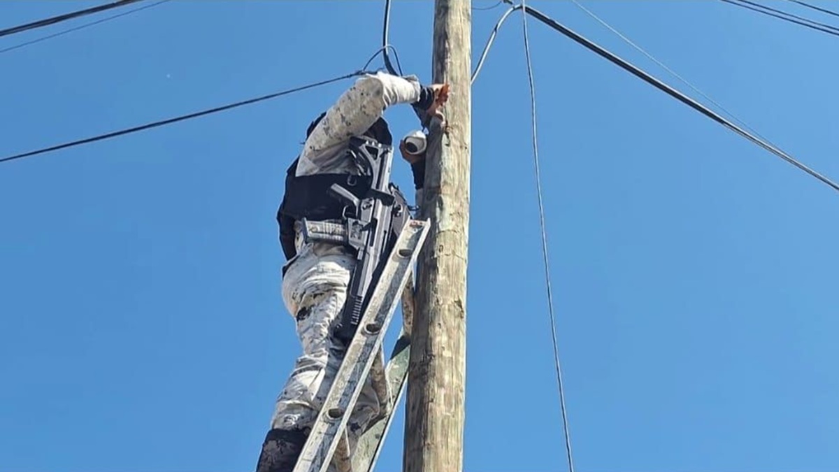 Retiran más de 30 cámaras clandestinas en Culiacán y equipo de internet; suman 878 en la entidad