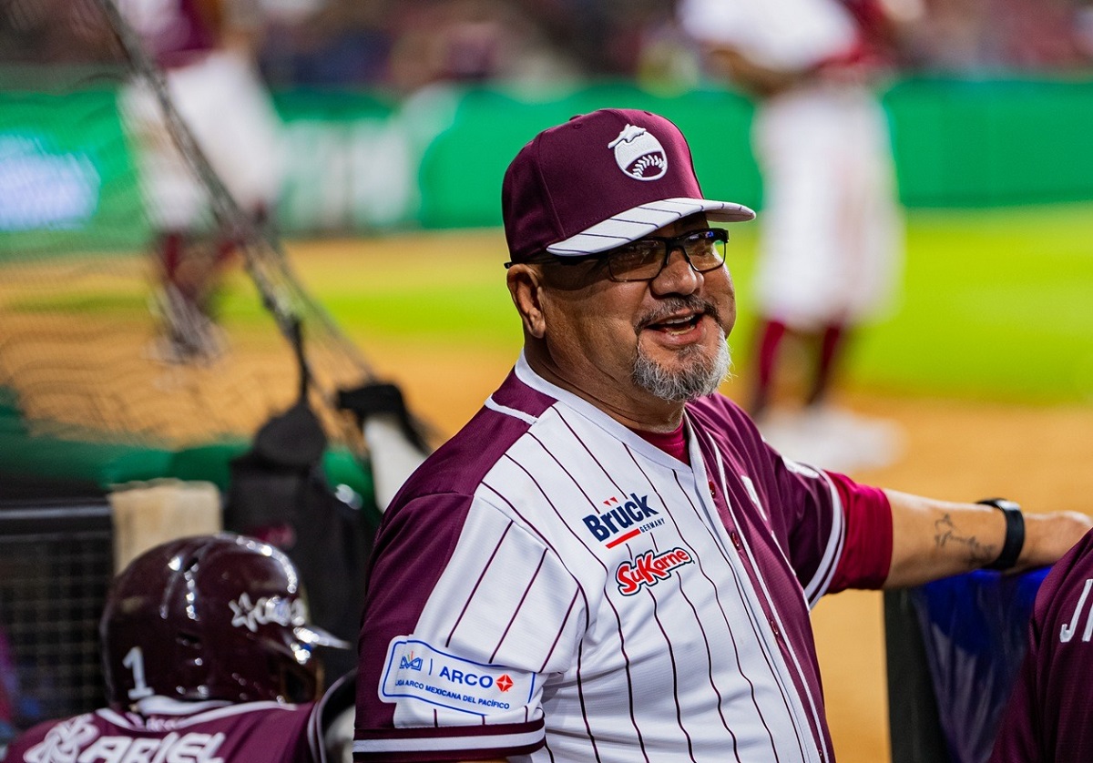¡Se queda! Roberto Vizcarra se mantiene como mánager de Tomateros de Culiacán para la LMP 2025-26