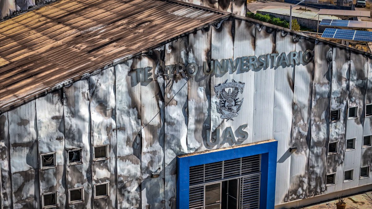 FGE aún no determina causas del incendio del Teatro Universitario: UAS