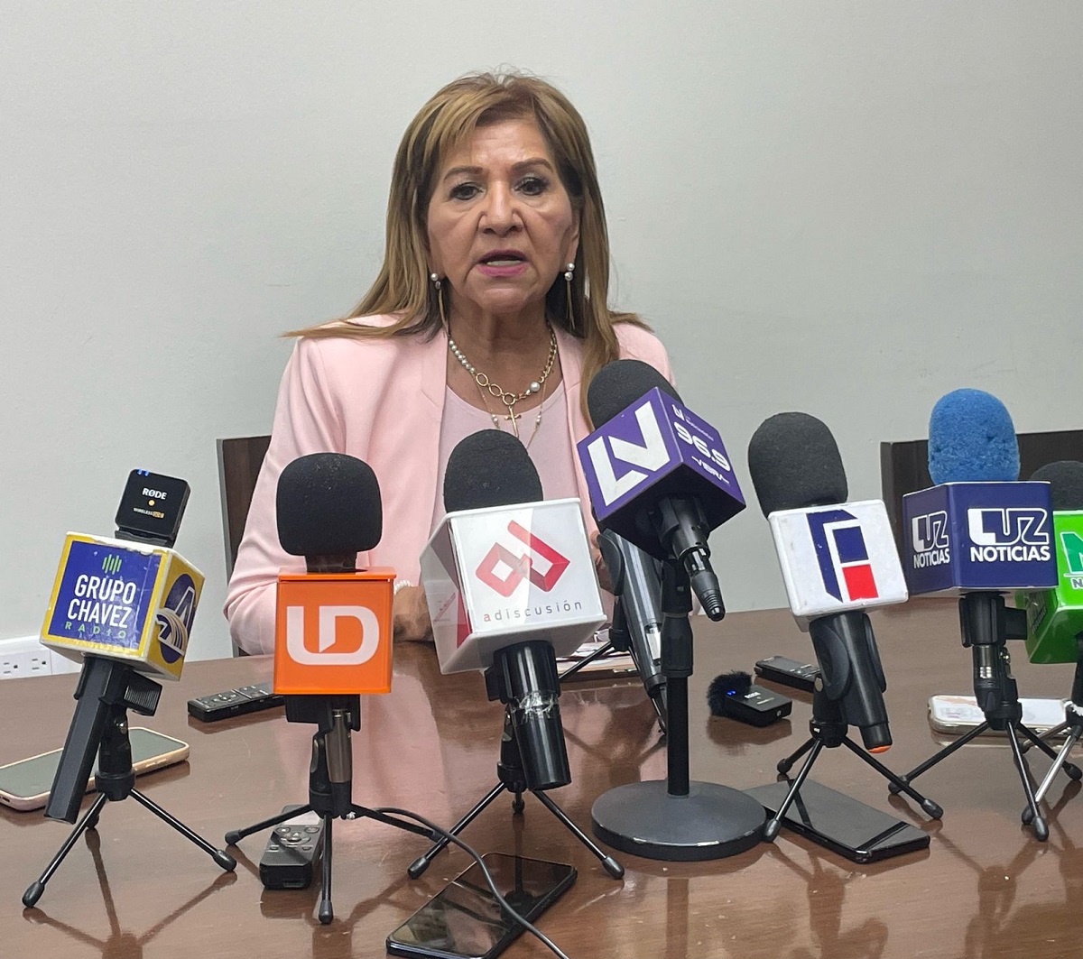 Reformas y protección a policías, temas clave tras asesinato de agente: Tere Guerra