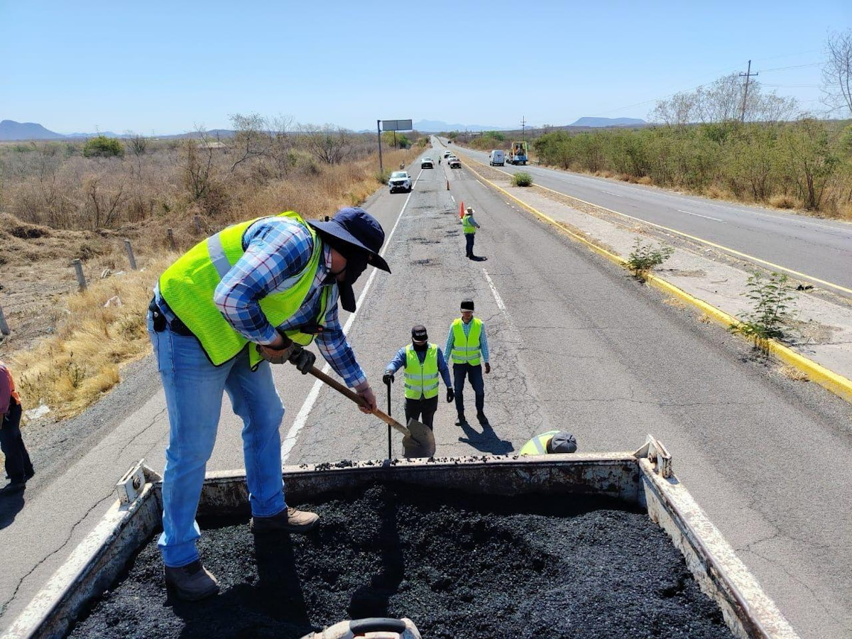 Atiende la SICT gestión de bachear la carretera federal 15, Culiacán-Mazatlán