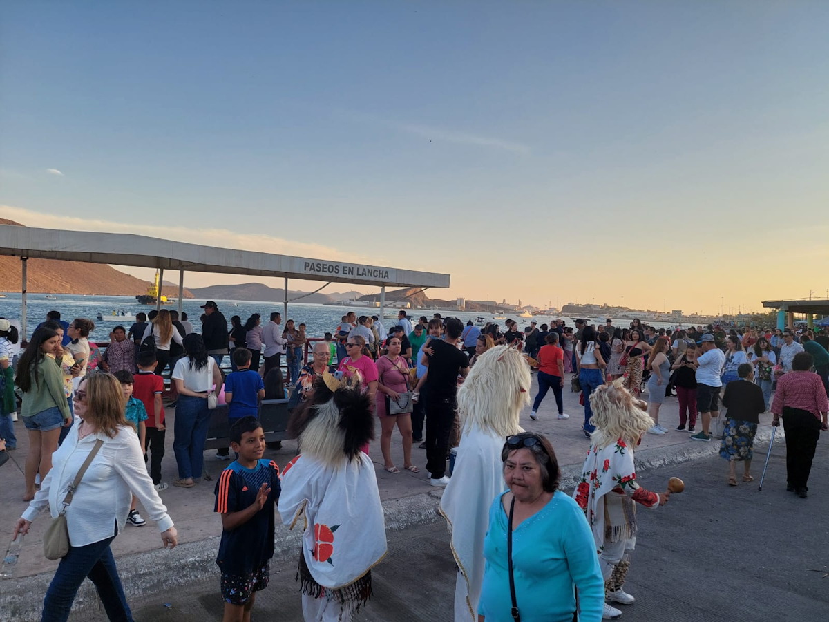 Contentos por exitosa derrama económica en el primer fin de semana de vacaciones en Topolobampo, Sinaloa: Síndico