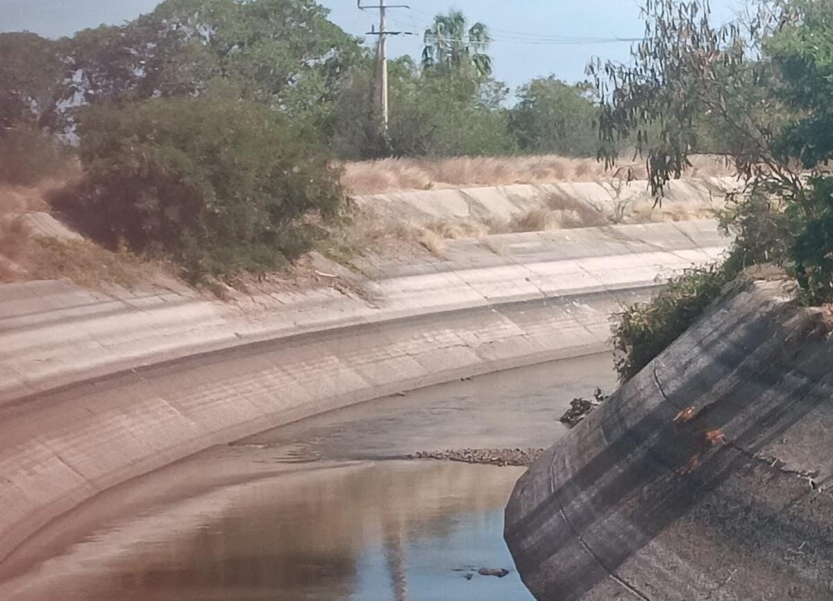 Encuentran asesinado a un hombre flotando en canal de Mocorito