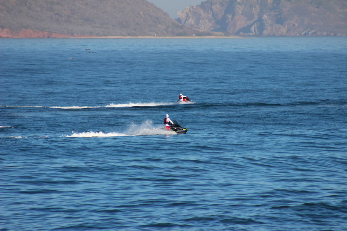 Localizan cuerpo sin vida flotando en playas de Mazatlán