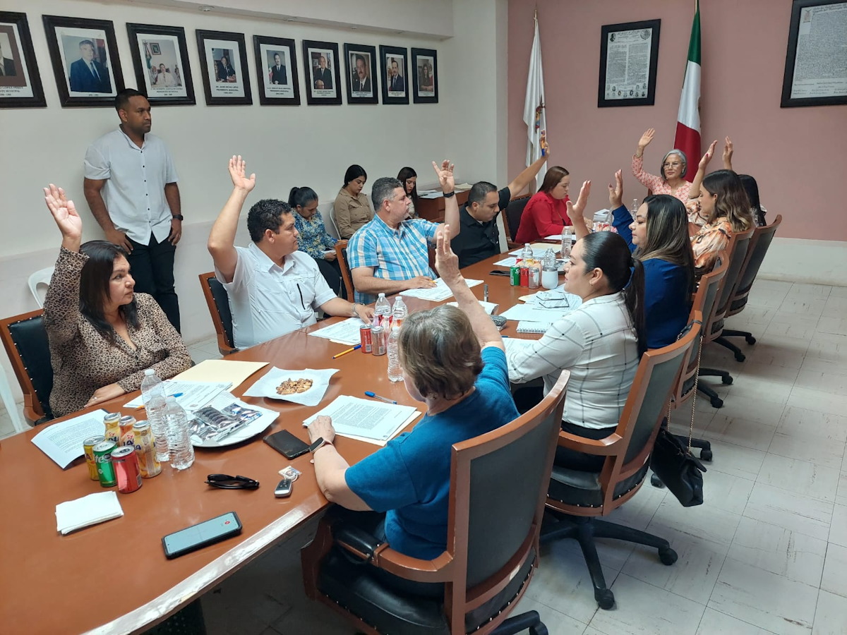 Lupita López presenta ante el Cabildo el Plan de Desarrollo Municipal 2024-2027, en Salvador Alvarado