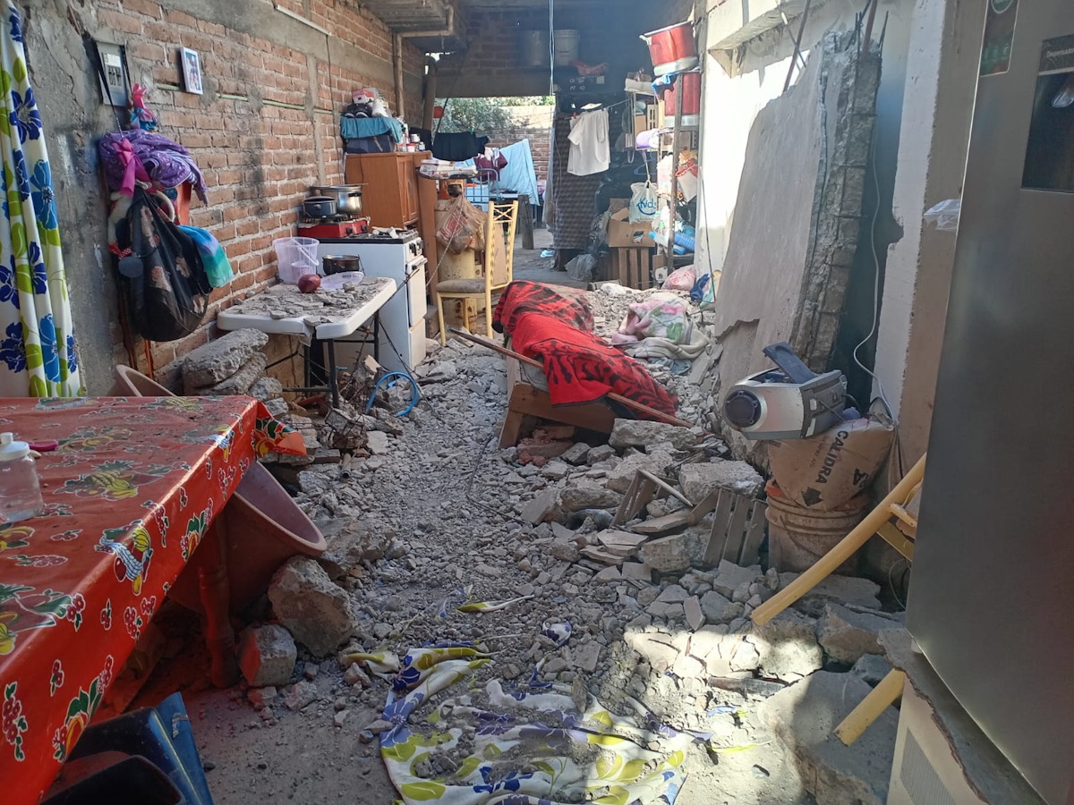 Voluntario de PC salvó a niña de 8 años, tras derrumbe de techo en Guasave