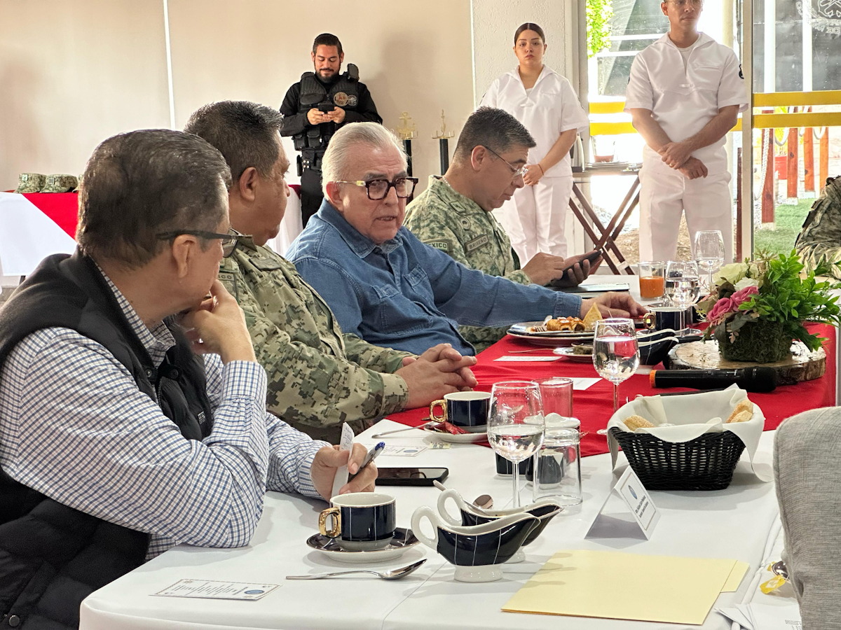 Encabeza Rocha Moya mesa de seguridad en Mazatlán para resguardo de Semana Santa 2025