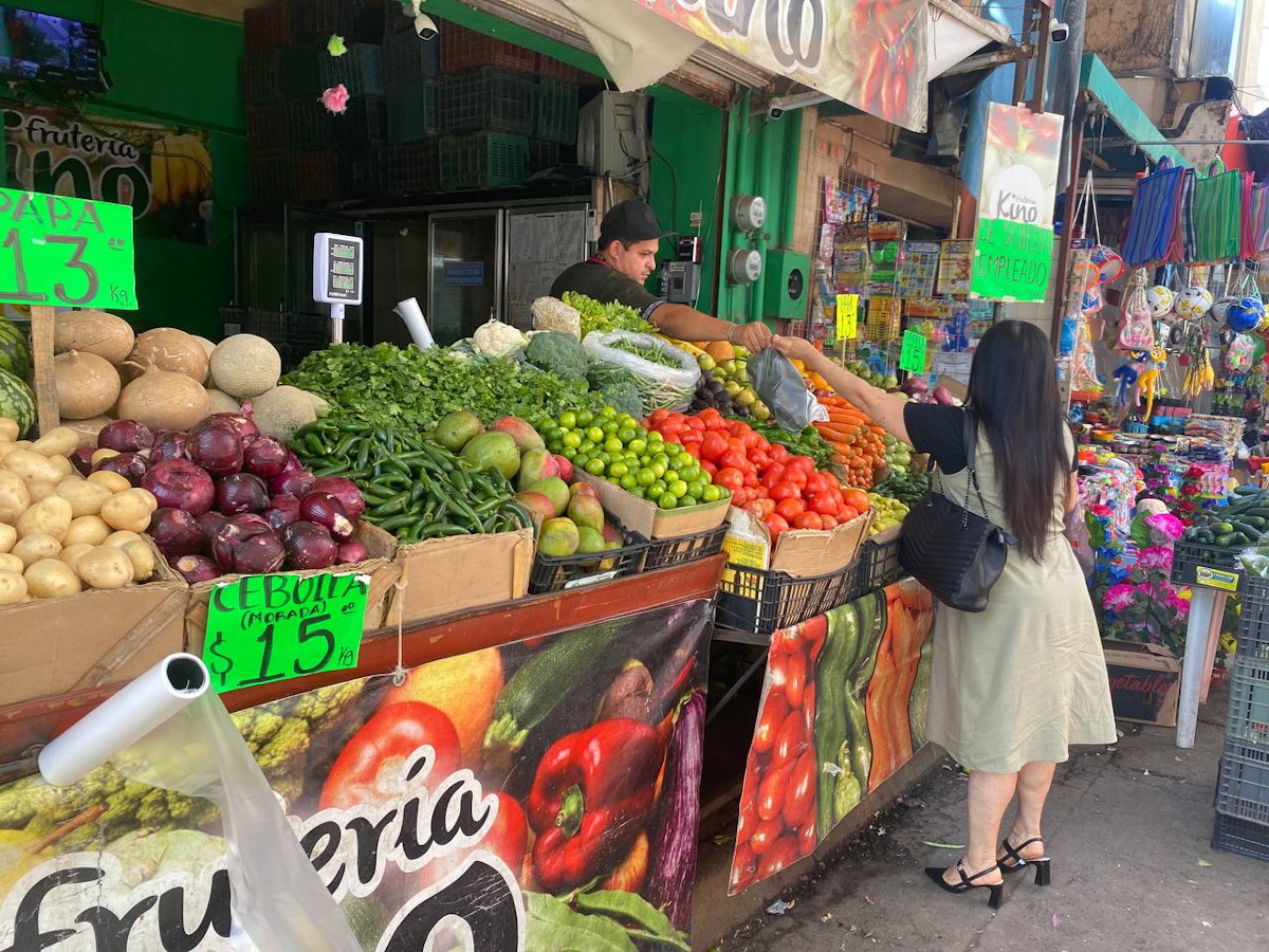 ¿Ya aumentó la venta de frutas y verduras con programa Vive Saludable, Vive Feliz? Esto dicen puesteros en Guasave