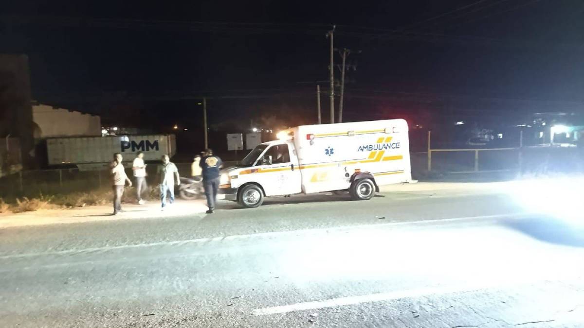 Vuelca vehículo en la carretera internacional al sur de Mazatlán; se reportan lesionados leves