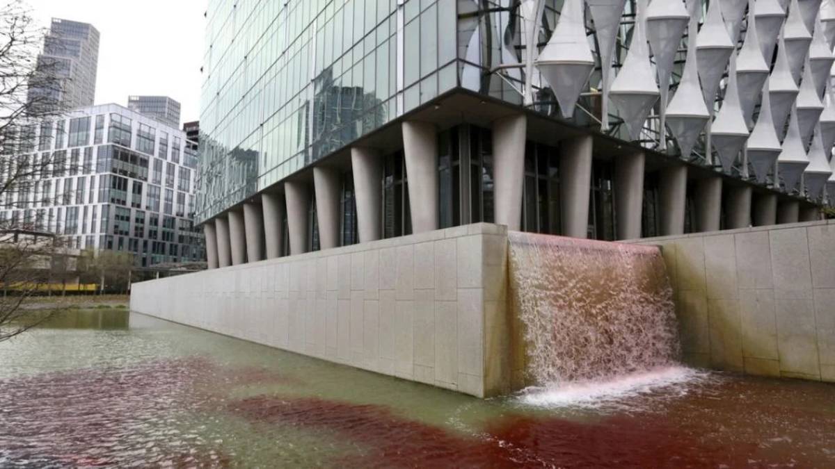 Activistas de Greenpeace son arrestados en Londres por protesta en embajada de Estados Unidos