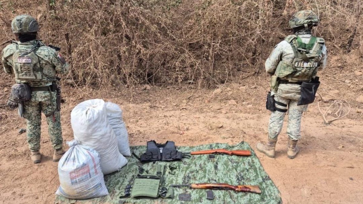 Aseguran armas, municiones y hasta droga en Choix