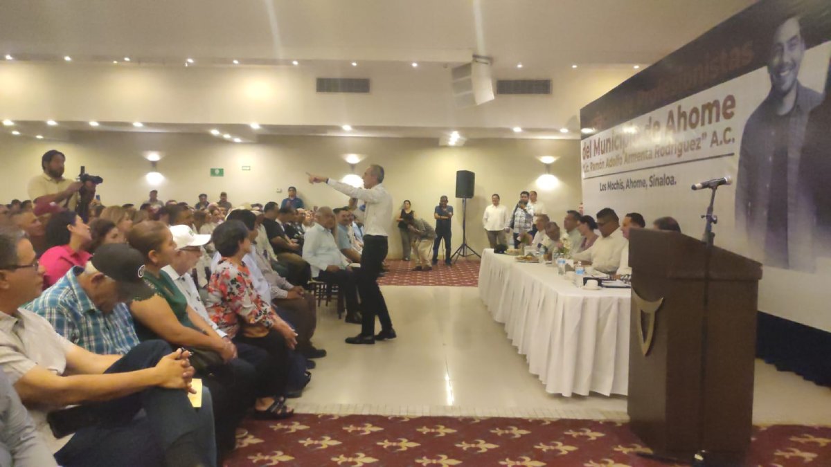 Aspirante a ministra de la SCJN sostiene encuentro con sectores de Ahome; ofrece puertas abiertas