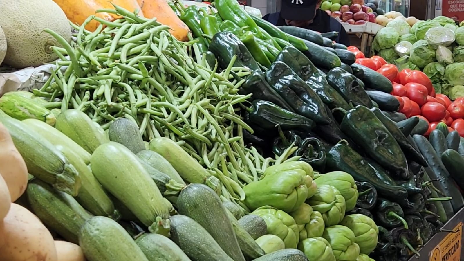 Chile verde, serrano y morrón suben su precio entre 30 y 50% en el Mercado Garmendia de Culiacán