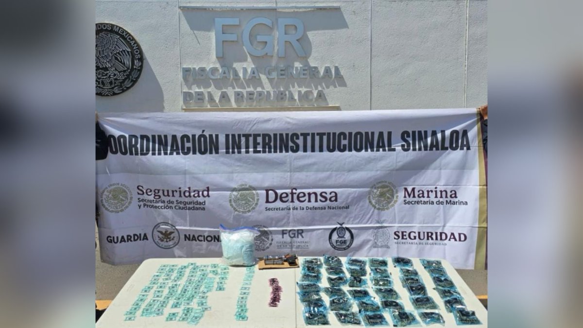¡Había 2 kilos de pastillas de fentanilo! Aseguran autoridades mochila tras persecución y huida de motociclista
