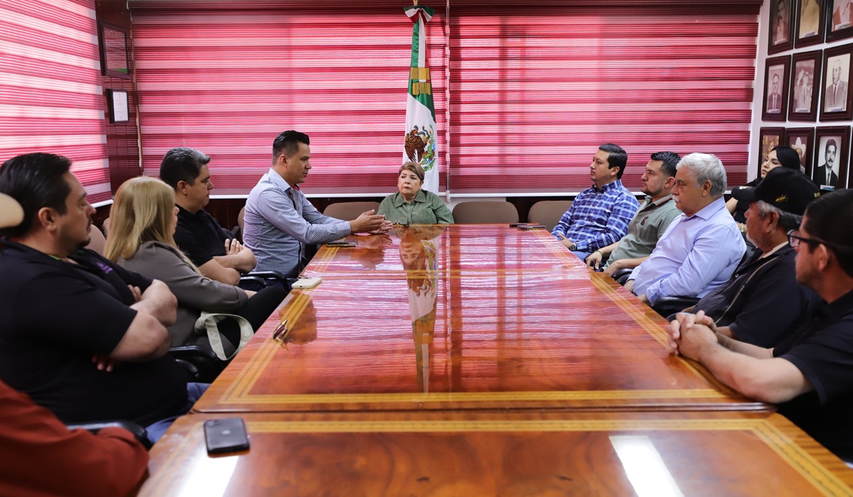 Acuerdan operativo para venta de flores en el Día de las Madres; formales surtirán a ambulantes, en Guasave