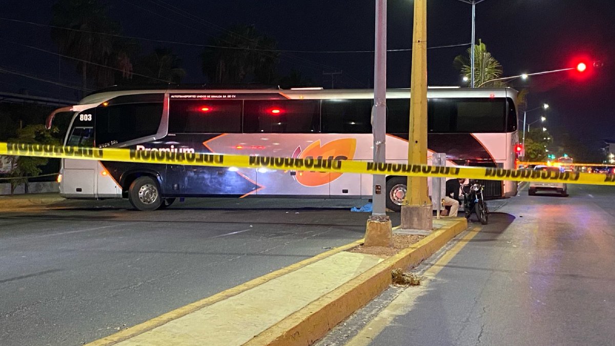 Bomberos Veteranos Mazatlán llama a detener vuelta prohibida de autobuses tras fatal accidente