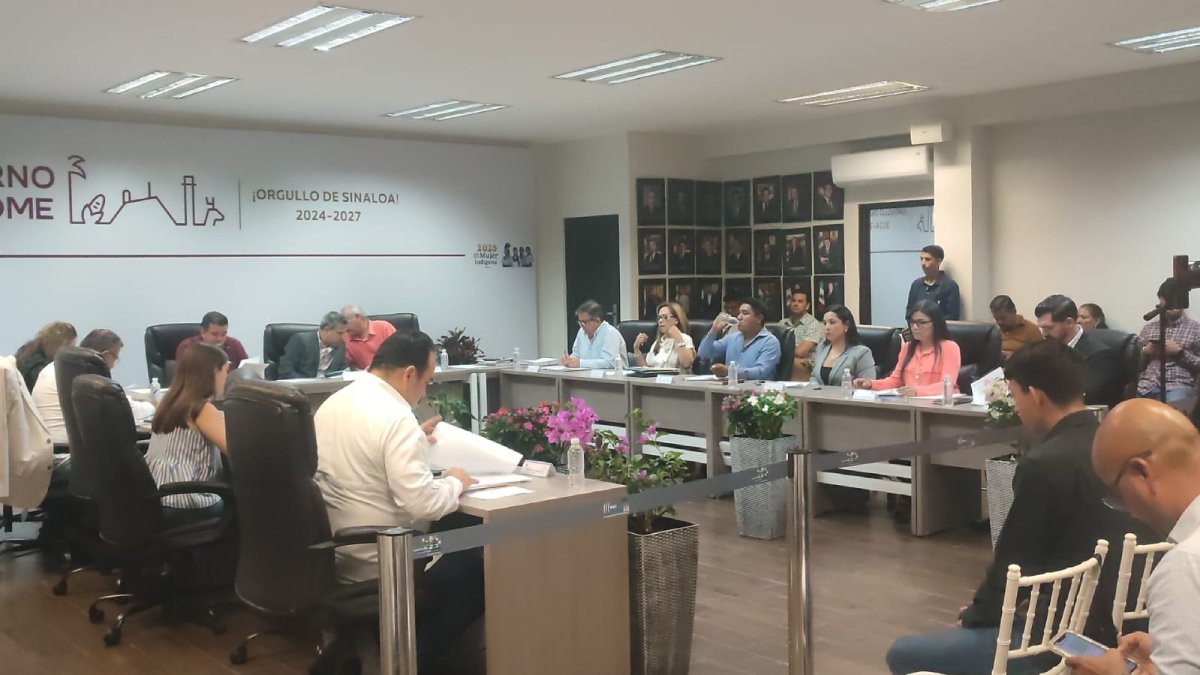 Regidores de Morena en el Cabildo de Ahome respaldan al alcalde; oposición piden se haga con apego a derecho
