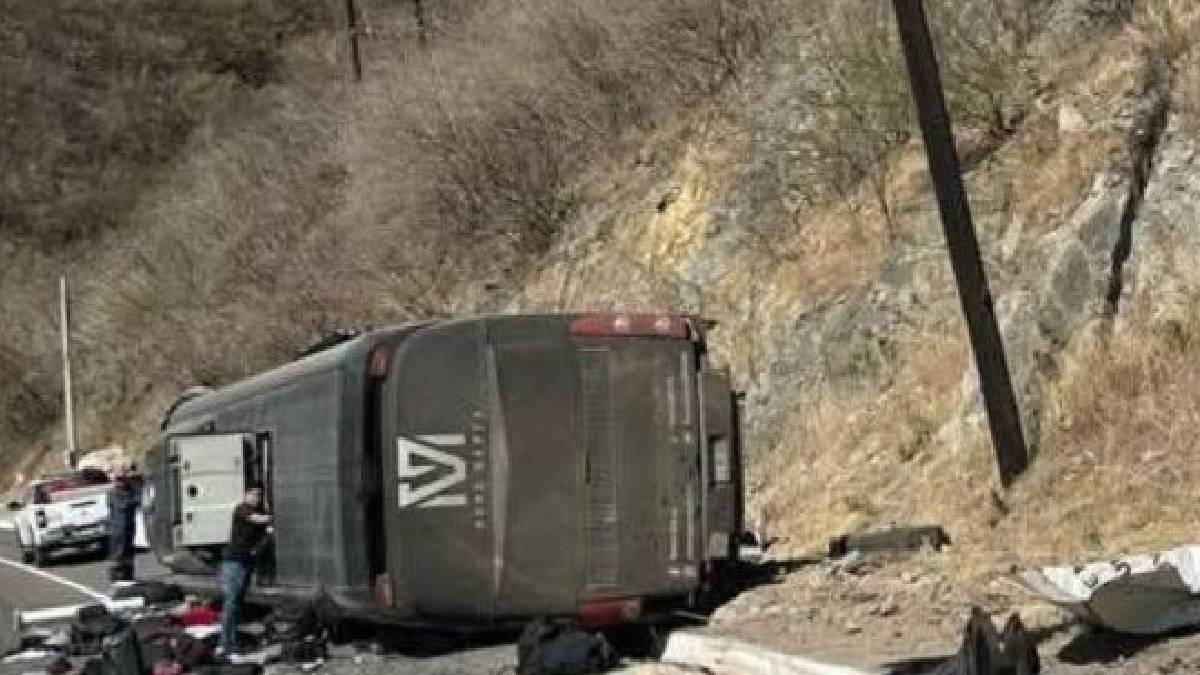 Cierran la Mazatlán-Durango por ‘camionazo’, a la altura del kilómetro 158