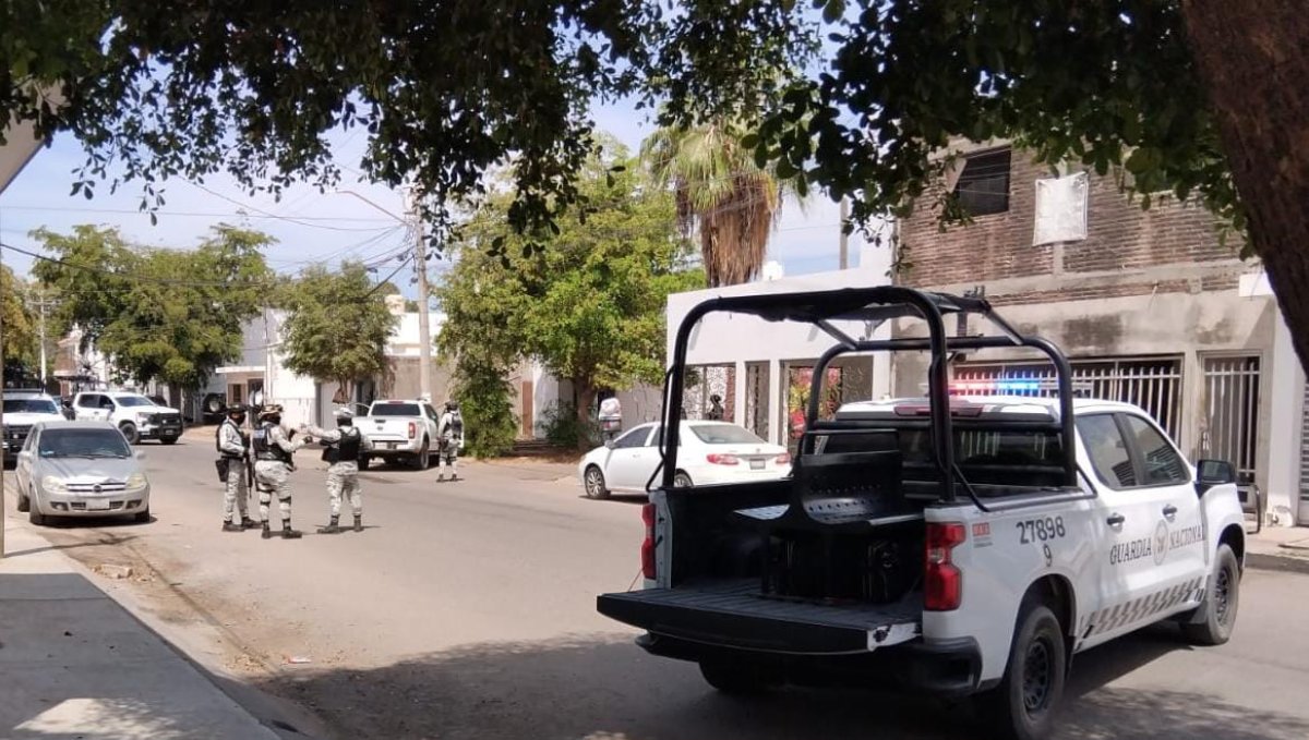 Aseguran camioneta tras persecución a balazos al oriente de Culiacán