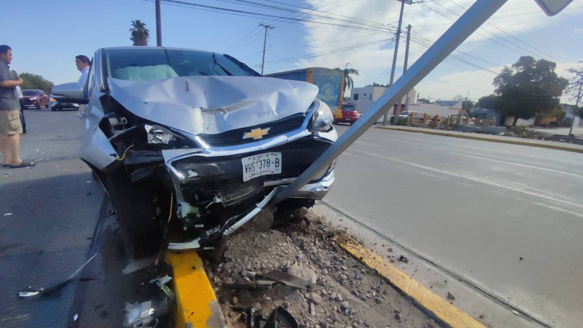 Madre e hija resultan lesionadas tras sufrir accidente en el sector Villa de Cortez de Los Mochis